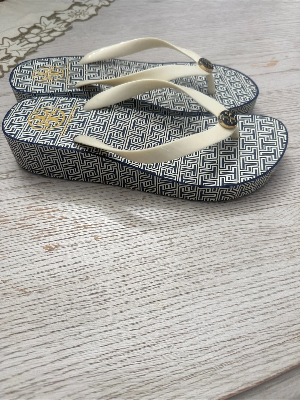 TORY BURCH THANDIE RUBBER WEDGE FLIP FLOP size 8